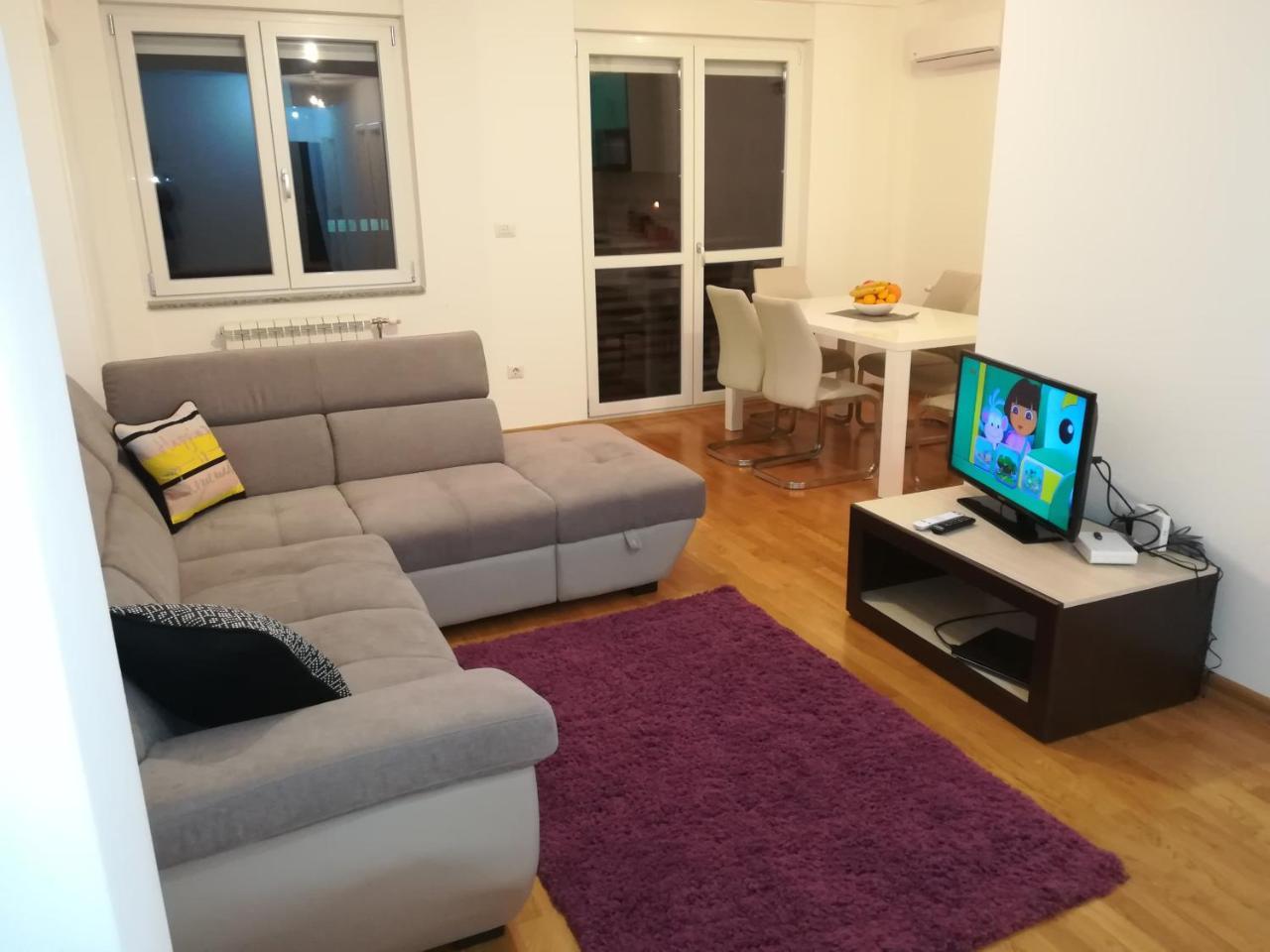 Butterfly Appartement Čačak Buitenkant foto