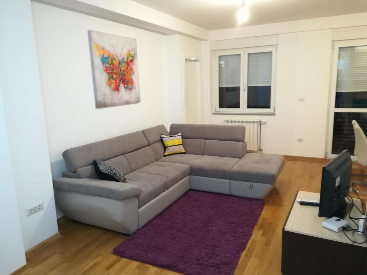 Butterfly Appartement Čačak Buitenkant foto