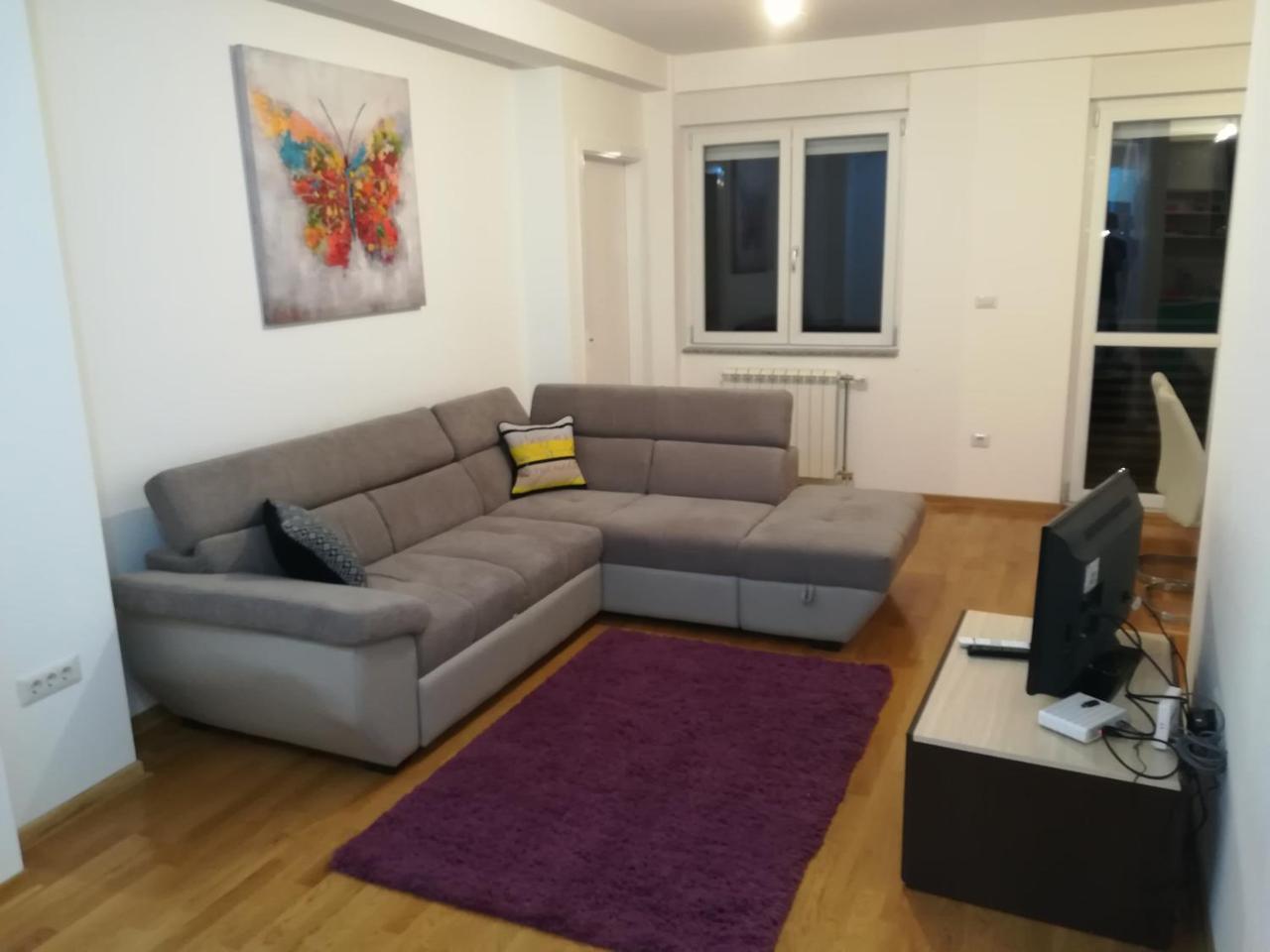 Butterfly Appartement Čačak Buitenkant foto