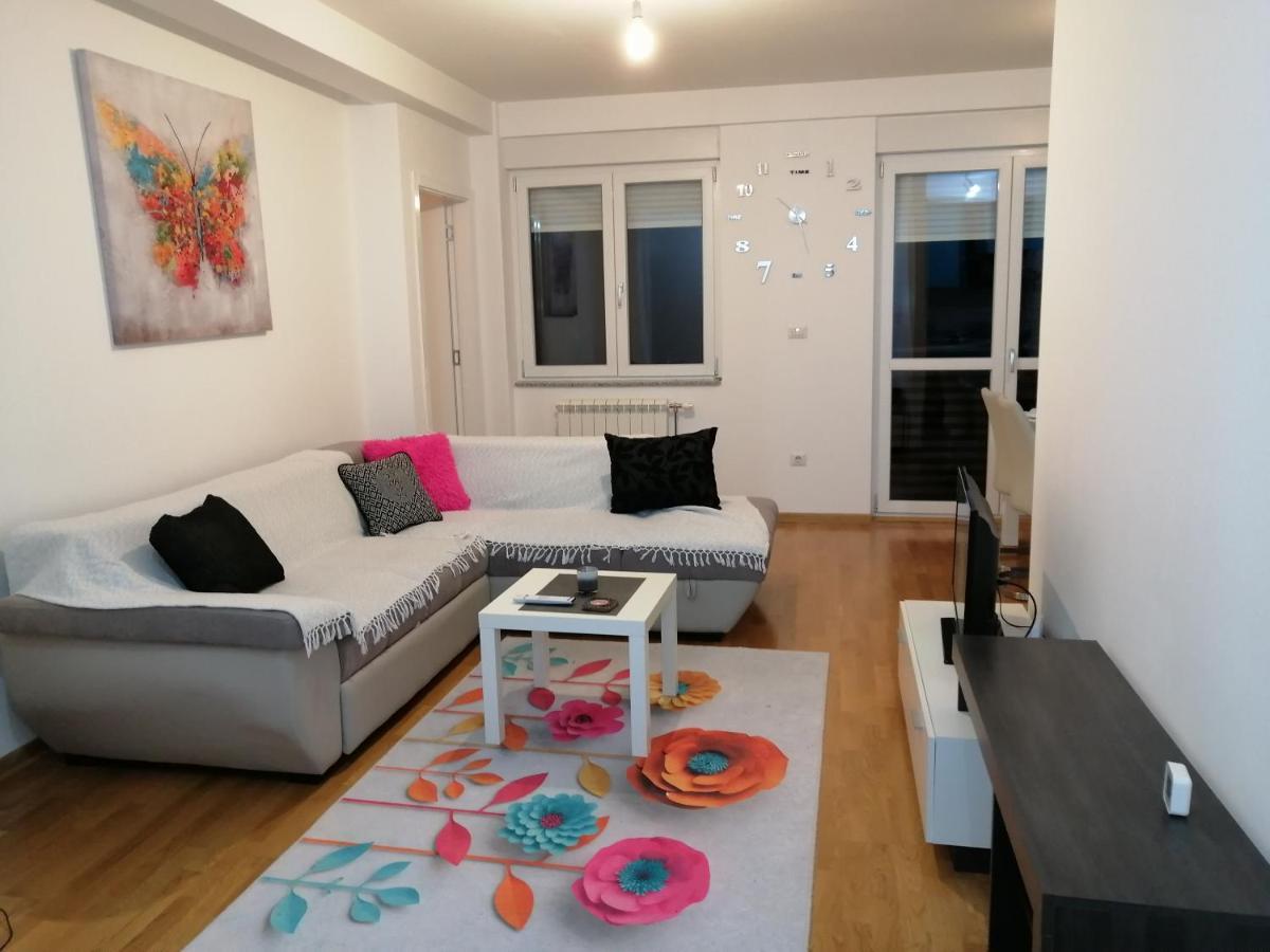 Butterfly Appartement Čačak Buitenkant foto